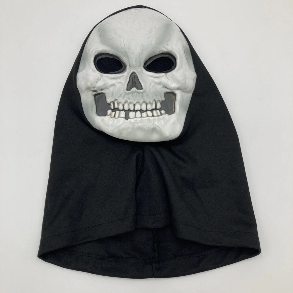 Easter Unlimited Fun World Grinning Skull Skeleton Shroud Halloween Mask Costume